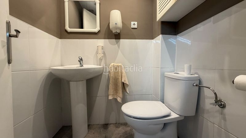 Foto e5775fbf-730b-4e7b-8496-bc44ffe0fbd8. Local comercial a Lloreda Badalona