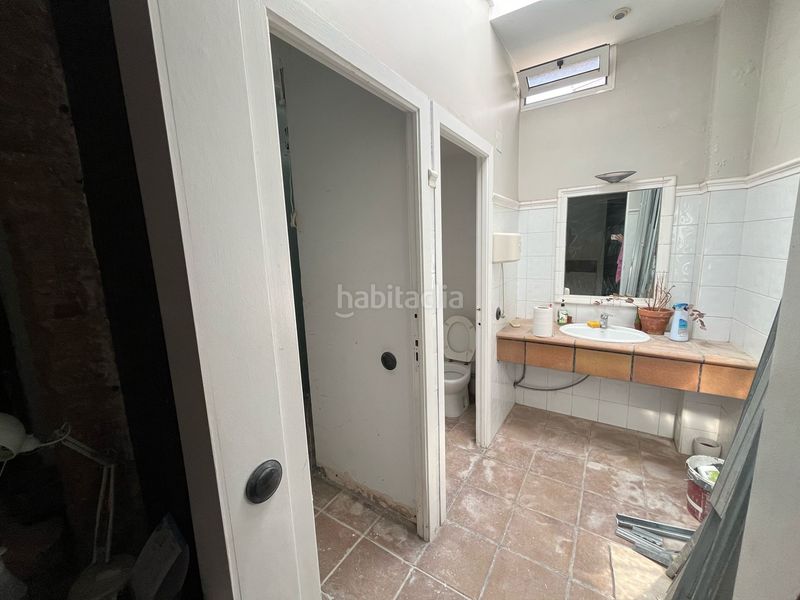 Foto d8bda1df-c5a6-44be-a708-727289de62e6. Local comercial a La Gavarra Cornellà de Llobregat