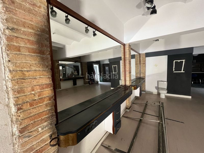 Foto f9d916b9-c329-465d-8056-68d56329b6e9. Local comercial a La Gavarra Cornellà de Llobregat