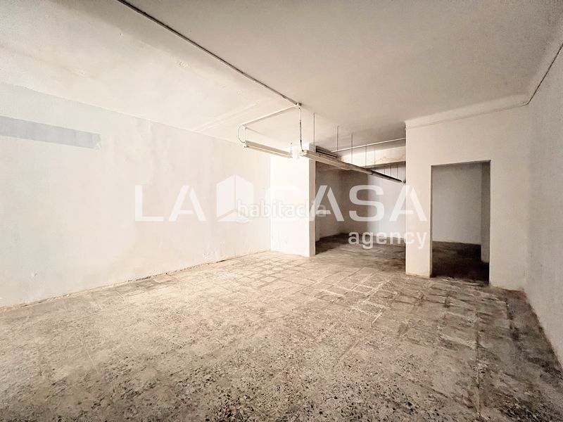 Foto 07ee472e-ee73-43d3-8708-6fc102c0c9b1. Local comercial a La Salut Badalona