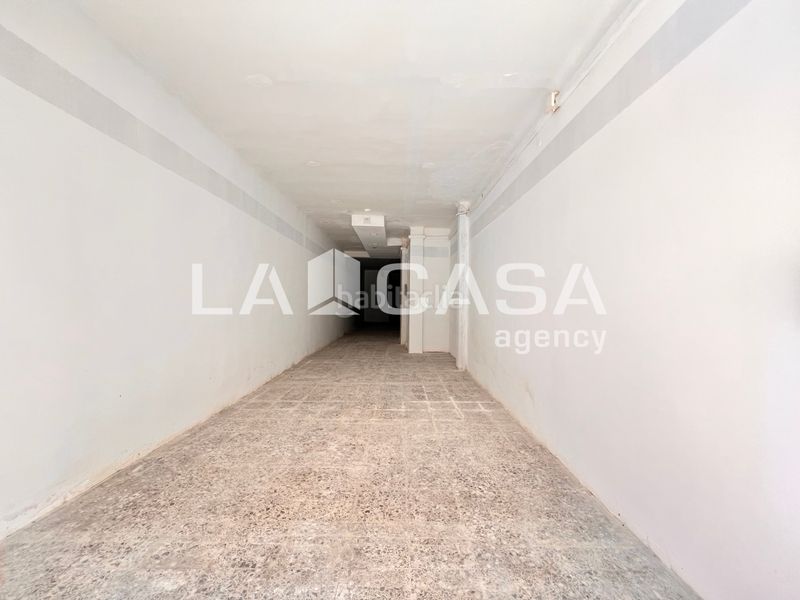 Foto 56a3684e-b13c-4ead-af18-bceffc2ba54f. Local comercial a La Salut Badalona