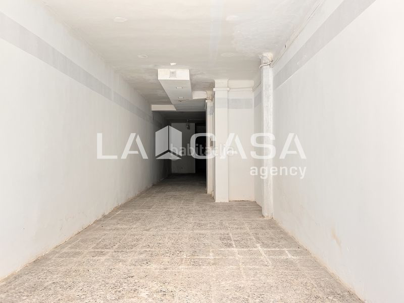 Foto 7bee80cd-6f01-48f6-b0a5-a6da19b77f80. Local comercial a La Salut Badalona
