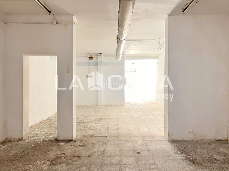 Foto e96b4dd6-6298-4aef-94b1-882bff99a22a. Local comercial a La Salut Badalona