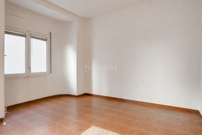 Foto b6817f93-3dea-485c-866e-67fe5c62cf51. Pis a Sants Barcelona