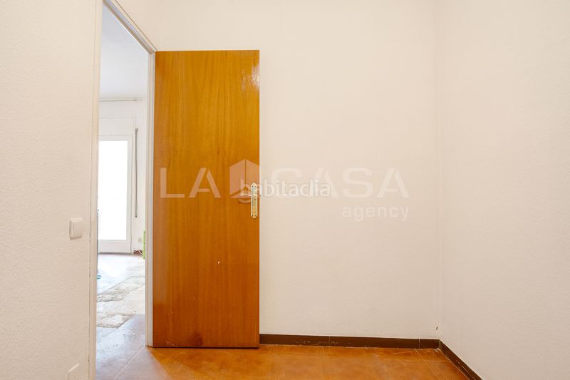 Foto 63df7049-db76-4ec6-8e1d-bcf62be5f47b. Piso en Sants Barcelona