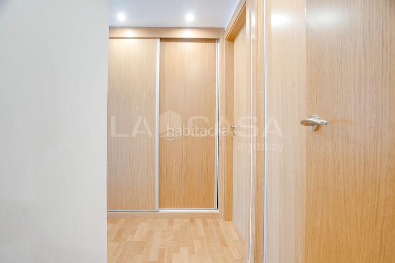 Foto d56d339e-157b-4416-abf8-641f08aa2bd2. Pis amb calefacció aparcament a La Catalana Sant Adrià de Besòs