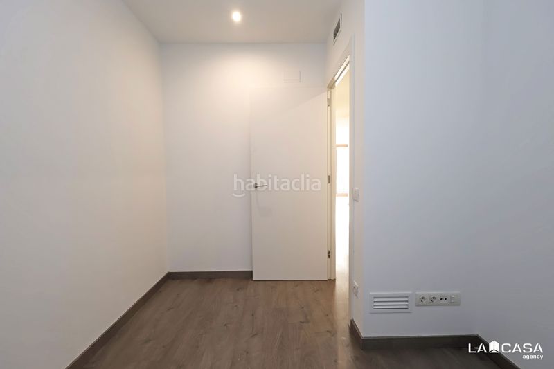Foto 3334f149-4102-4657-b01d-3bcb9180fa56. Pis a Sant Antoni Barcelona