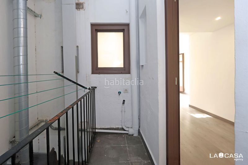 Foto 73f123f9-86eb-41f0-b943-772fdc90a682. Pis a Sant Antoni Barcelona