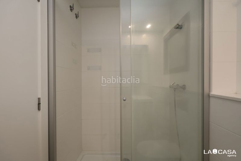 Foto d2c0fa8c-e1ce-4f8e-9a89-af260b9b17e7. Pis a Sant Antoni Barcelona