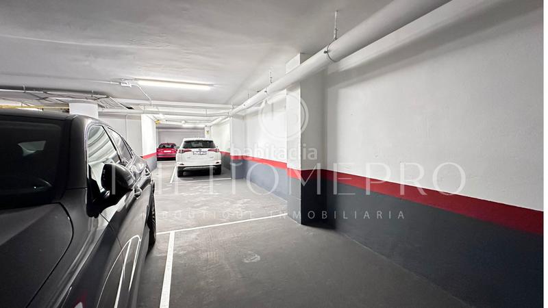 Foto ea62c821-7fa9-4fc7-b06d-6498c0bd433a. Aparcament cotxe a Provençals del Poblenou Barcelona