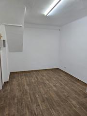 Local commercial à Guinardó. Piso en venta en calle del trobador