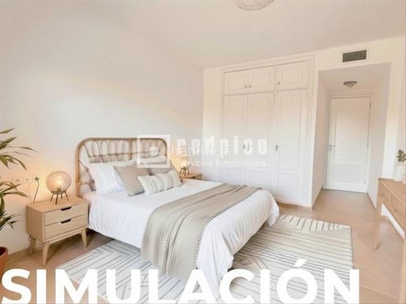 Foto 0243f9d9-cc13-40f9-8468-11b1707f92fb. Appartamento con piscina in Playamar - Benyamina Torremolinos