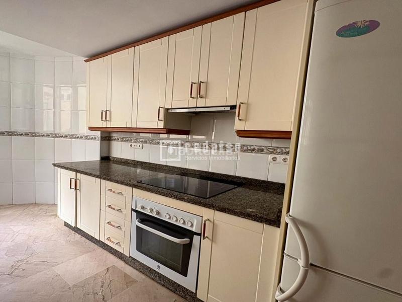 Foto 7708b762-ab49-4c13-baa7-fdae4151f1b4. Appartamento con piscina in Playamar - Benyamina Torremolinos