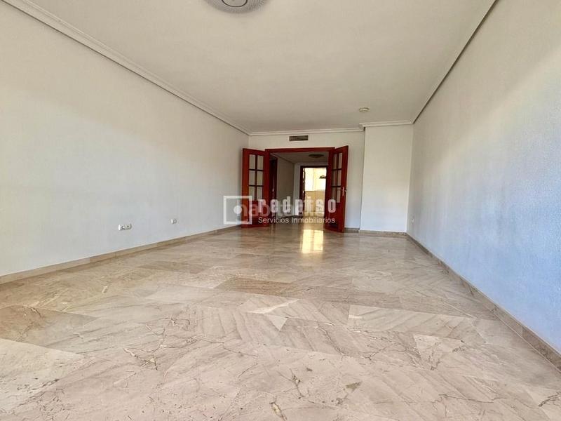 Foto cff39e02-4abd-4ad2-9138-b3a522f9c0a9. Appartamento con piscina in Playamar - Benyamina Torremolinos