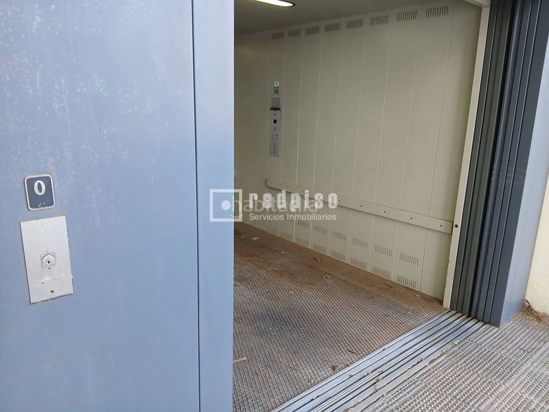 Foto e3d4aa0f-fd8f-4564-bea6-b922262f1b61. Aparcament cotxe a Calvario Torremolinos