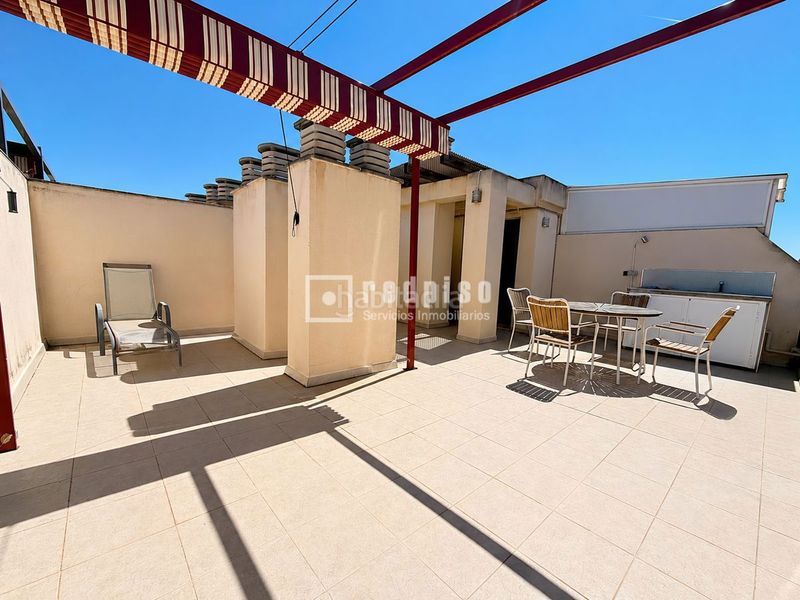 Foto 1700b083-6998-436a-b520-30183c561939. Àtic amb aparcament piscina a Calvario Torremolinos