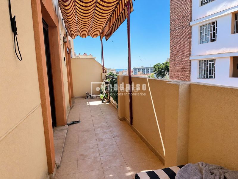 Foto ac5c562c-f924-46f1-9d4b-2d8436f6915f. Àtic amb aparcament piscina a Calvario Torremolinos
