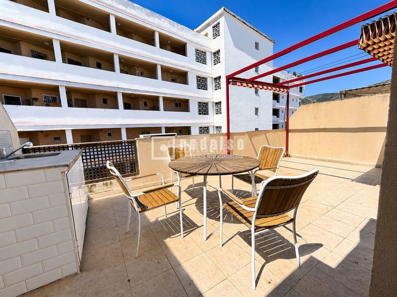 Foto bc577c0f-6d97-4e3f-9316-f90fbc45f7ef. Àtic amb aparcament piscina a Calvario Torremolinos