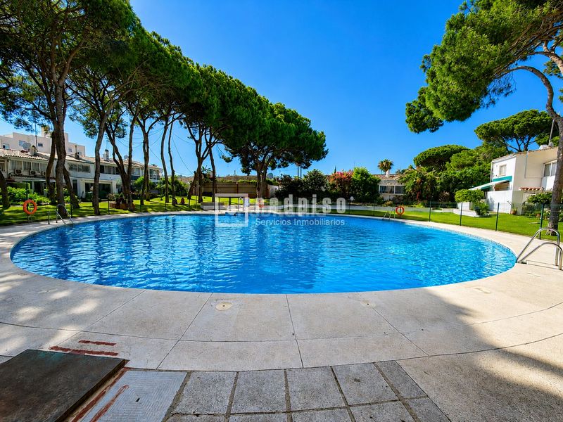 Foto 9b0d1841-32e8-4697-a206-e6d8b2055408. Estudi amb aparcament piscina a Calahonda Mijas