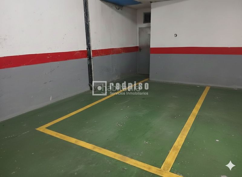 Foto 1b6b25d3-9f8f-487e-a950-e213bba5b1bf. Aparcament cotxe a Calvario Torremolinos
