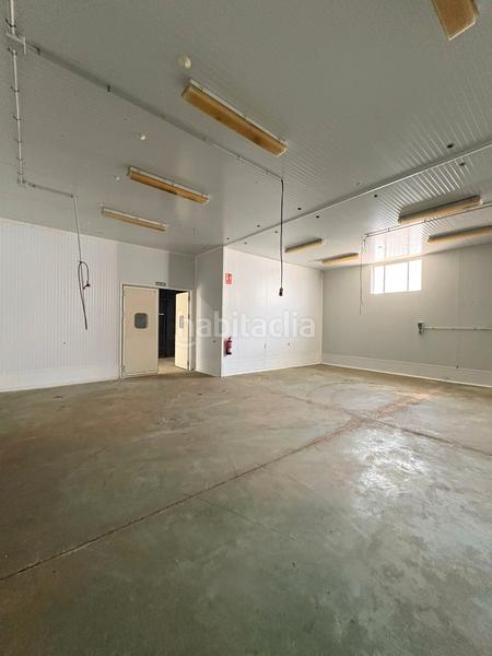 Foto d04a5849-4f95-4613-9c2d-956c80759775. Bâtiment à usage industriel avec chauffage dans Carmona
