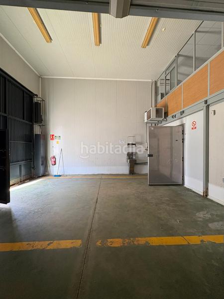 Foto d59a5e52-1b52-40bf-94eb-f24f4bf955b7. Bâtiment à usage industriel avec chauffage dans Carmona