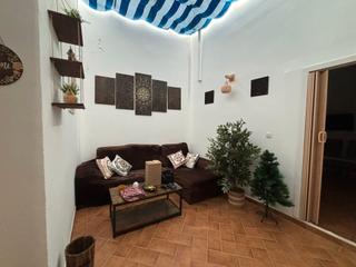 Rent House in Carmona. Alquiler de vivienda en planta alta