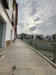 Pis a Carmona. Magnifico piso zona paseo del estatuto.