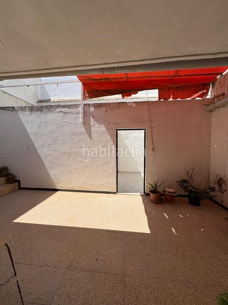Foto 48dfc2f7-6962-4220-933a-7f981a931b08. Casa aparellada a Carmona