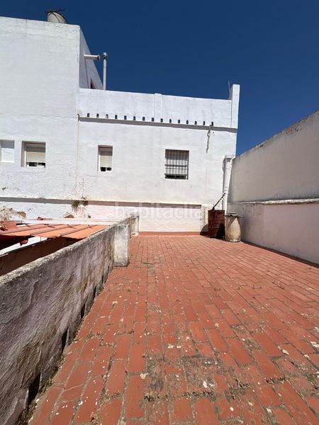 Foto a1790b6d-47fd-4287-a830-bcc59bce9b30. Casa aparellada a Carmona