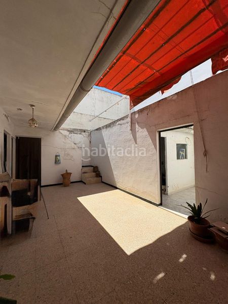 Foto cbf9a978-467b-4f1d-911d-20be9ee35313. Casa aparellada a Carmona