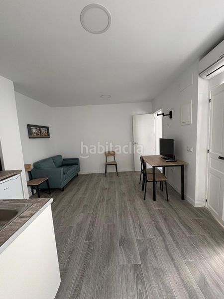 Foto 6da701e9-483c-4c83-b87e-f9409c2f7988. Casa aparellada a Carmona