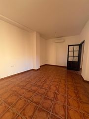 Pis a Carmona. Piso premium en la zona del real.