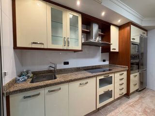 Miete Etagenwohnung  Primavera. Piso en alquiler en cuatro caminos, 3 dormitorios.