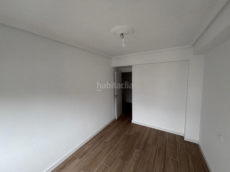 Foto 17ab6476-64d9-4e76-8d3b-a1b89aa6c81e. Rent flat with heating in Os Mallos Coruña (A)