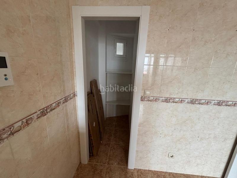 Foto 77875f59-c794-41f3-9a8c-ff9fe0138100. Rent flat with heating in Os Mallos Coruña (A)