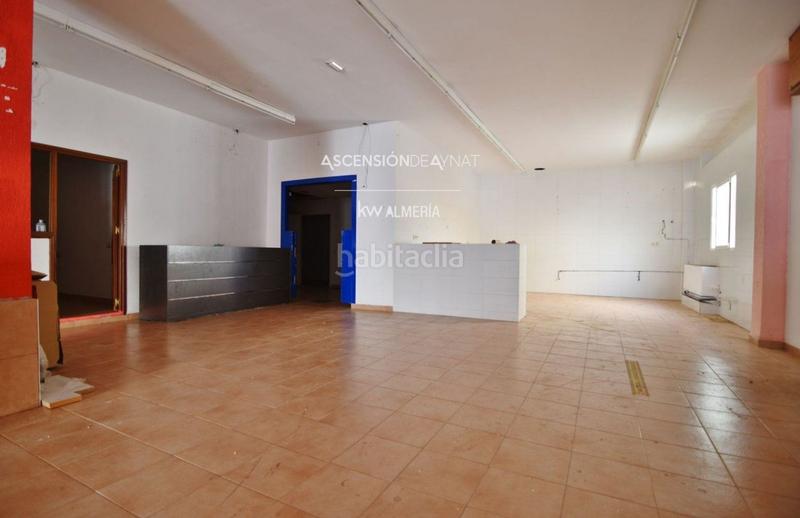 Foto 11e1b3da-7fb6-4e6f-ba88-abb228f58623. Alquiler local comercial  en esquina calle hermanos pinzón esquina con calle doctor barraquer en Almería