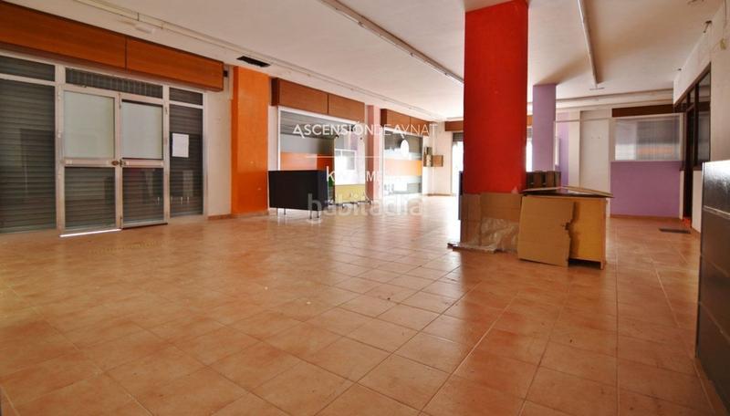 Foto 24bb654f-bf82-4da1-86b5-953842a9a582. Alquiler local comercial  en esquina calle hermanos pinzón esquina con calle doctor barraquer en Almería