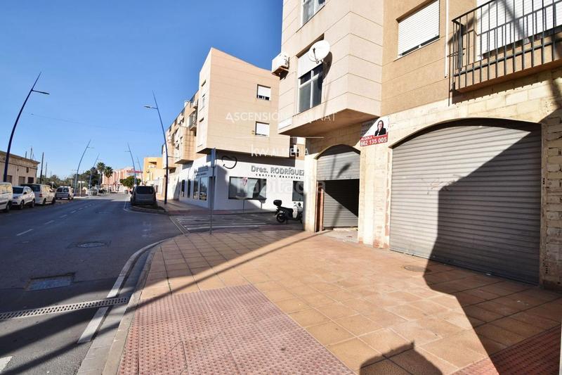 Foto 9c38854a-e2d5-4c20-8c4e-d3d3da625a43. Lloguer local comercial a El Alquián Almería