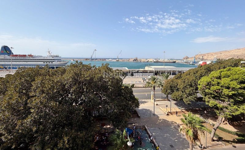 Foto d4726b27-f650-4283-b3da-dcf784934159. Location appartement dans parque nicolás salmerón dans Almería