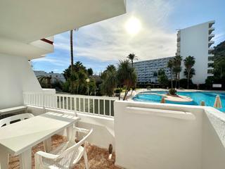 Location Studio  Avinguda pere mas i reus. Bonito estudio soleado en alquiler con piscina comunitaria.