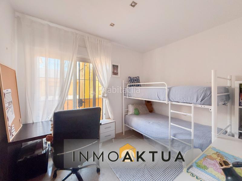 Foto 3c82a3ce-b7c7-4f8a-bda3-11f7953e5325. Casa adossada a calle virgen de la estrella 40 a Jerez de la Frontera