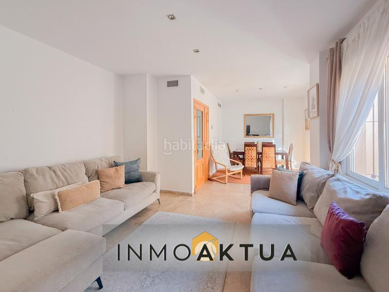 Foto 6140b8ef-c2fe-4915-ae07-7e60905fe59b. Casa adossada a calle virgen de la estrella 40 a Jerez de la Frontera