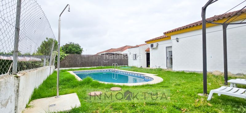 Foto 21477774-dbdc-4d02-ab19-59f86b22d3dd. Xalet amb aparcament piscina a Puertas del sur - Guadabajaque Jerez de la Frontera