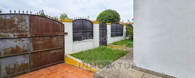 Foto 3628f12f-e03d-484d-ae0a-898bd38caa9f. Xalet amb aparcament piscina a Puertas del sur - Guadabajaque Jerez de la Frontera