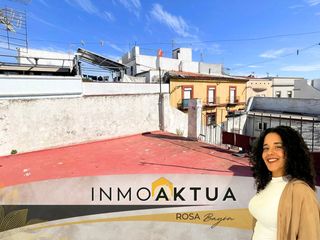 Casa adosada en Centro. Estupenda vivienda a reformar en pleno centro de la ciudad de je