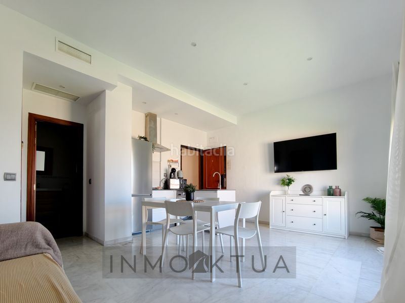Foto 9ea9742d-887e-4b9f-b4e9-6825d3914a2a. Flat with pool in Avenida Juan Diego Bormujos