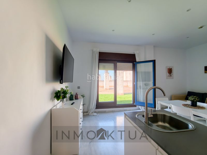 Foto affe5859-6d60-409e-92f3-23f75b5f7f3b. Flat with pool in Avenida Juan Diego Bormujos