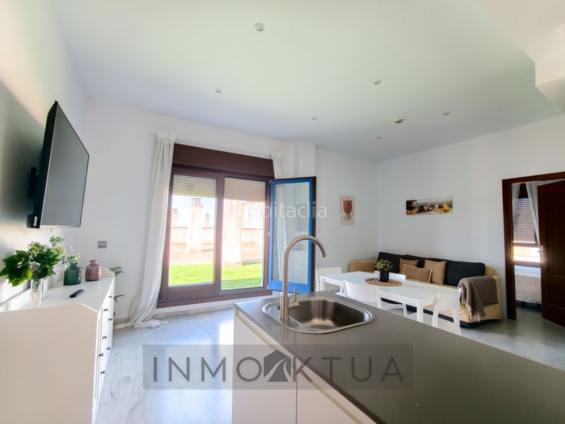 Foto f0cb16f0-ada8-4e78-b070-cf2ca097885a. Flat with pool in Avenida Juan Diego Bormujos
