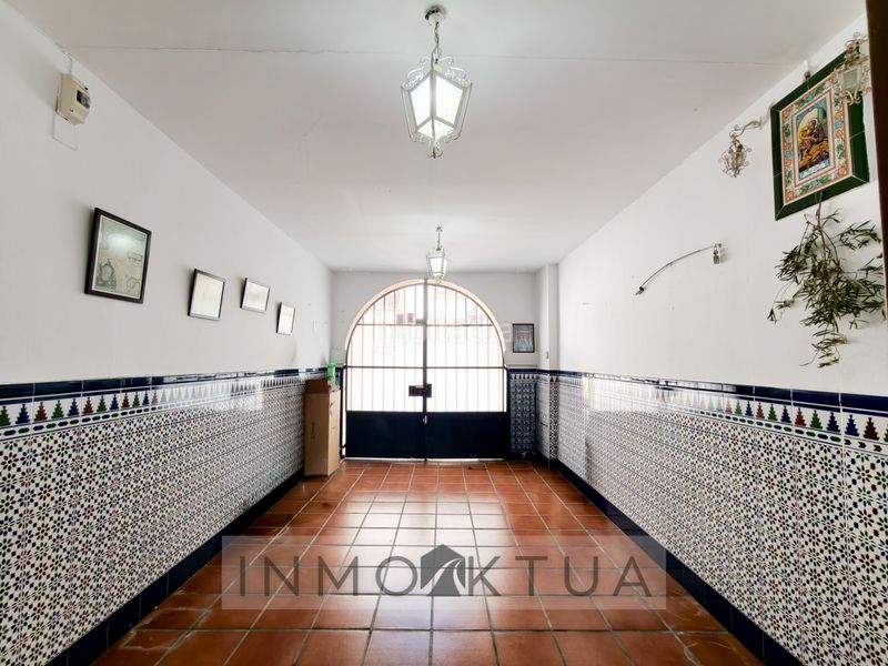 Foto 1178e59b-c74d-4349-83ac-f254dedc8201. Casa amb aparcament a Centro Jerez de la Frontera